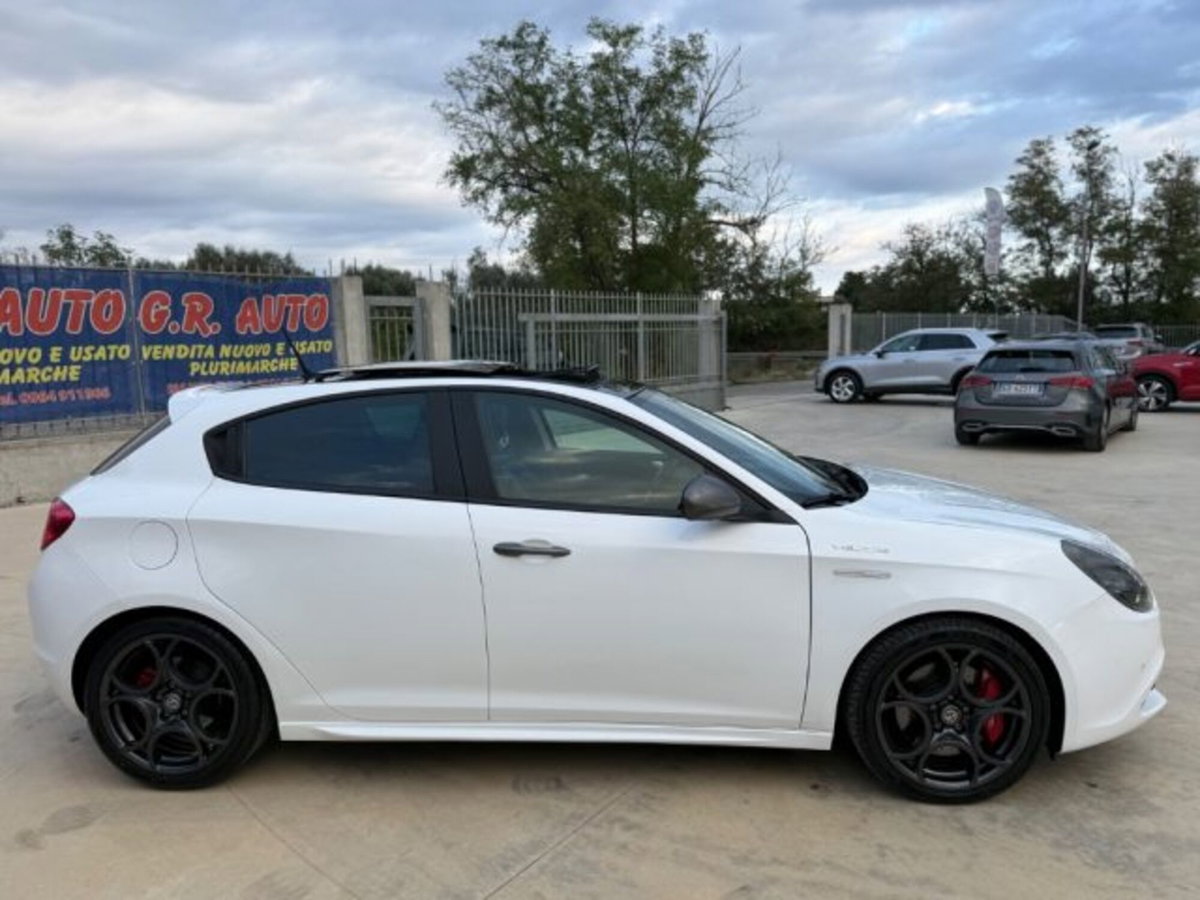 Alfa Romeo Giulietta 1750 turbo Veloce 240cv tct (5)