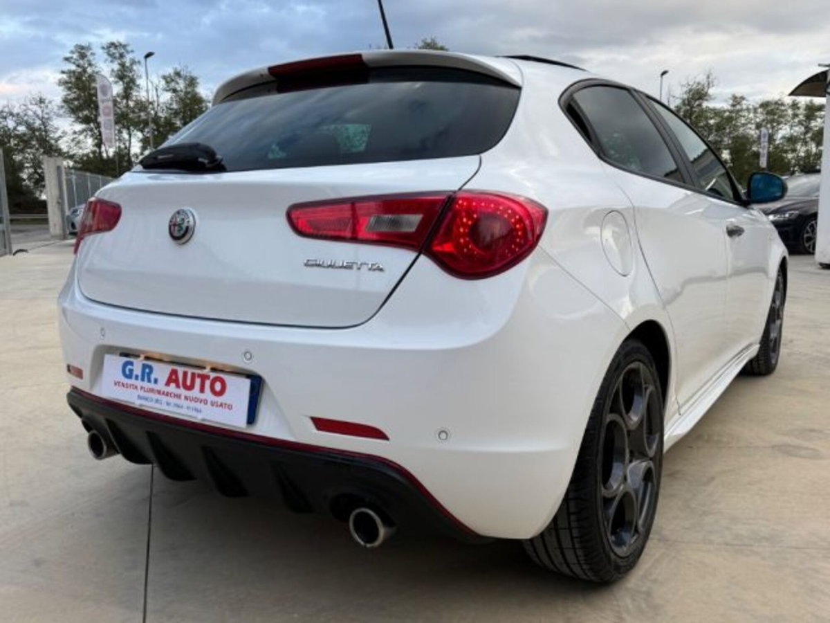 Alfa Romeo Giulietta 1750 turbo Veloce 240cv tct (8)