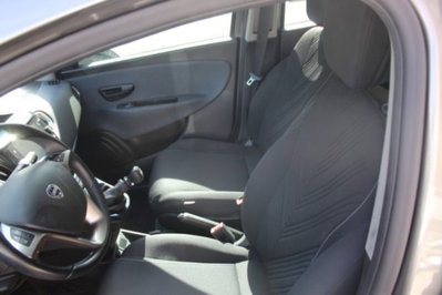 Lancia Ypsilon 1.0 FireFly 5 porte S&S Hybrid Gold Plus (9)