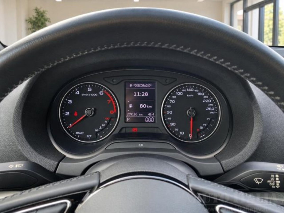 Audi A3 Sedan 35 TFSI S tronic COD Admired (14)