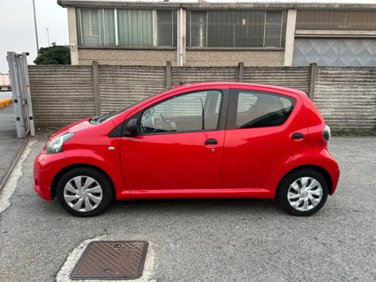 Toyota Aygo 1.0 12V VVT-i 5 porte (13)