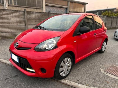 Toyota Aygo 1.0 12V VVT-i 5 porte (2)