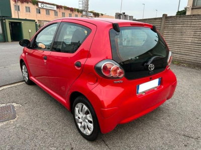 Toyota Aygo 1.0 12V VVT-i 5 porte (3)