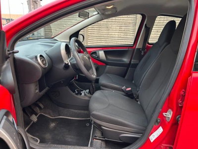 Toyota Aygo 1.0 12V VVT-i 5 porte (5)