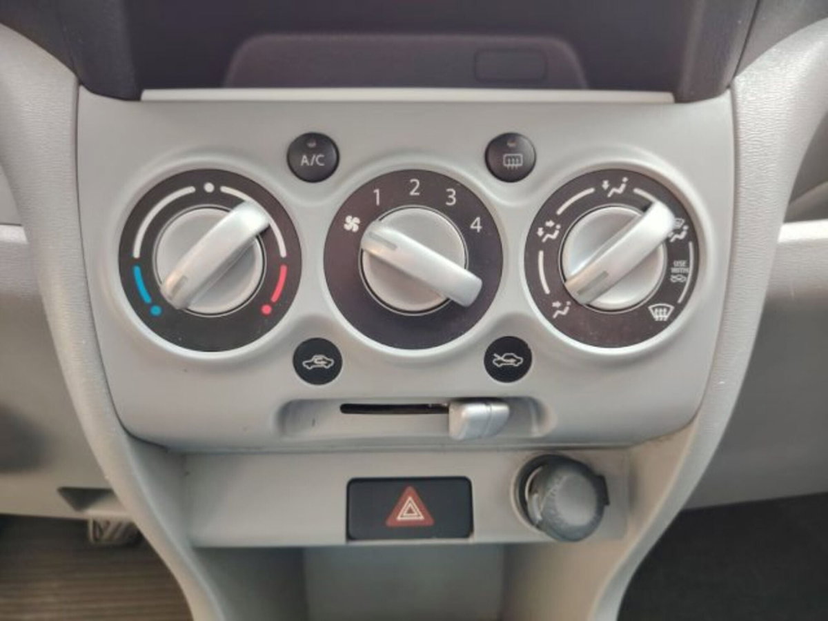 Nissan Pixo 1.0 5 porte GPL Eco Easy (15)