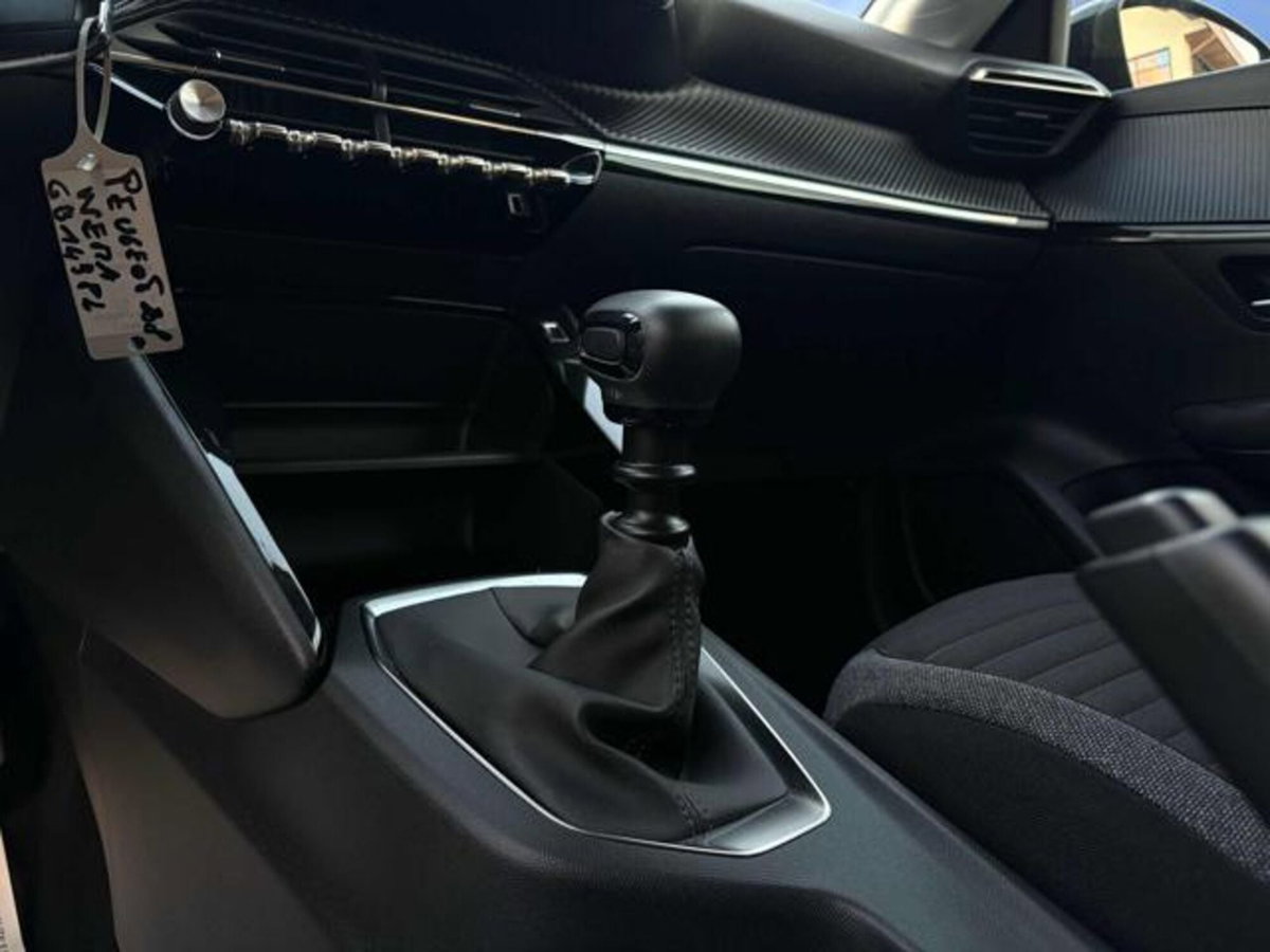 Peugeot 208 BlueHDi 100 Stop&Start 5 porte GT (8)