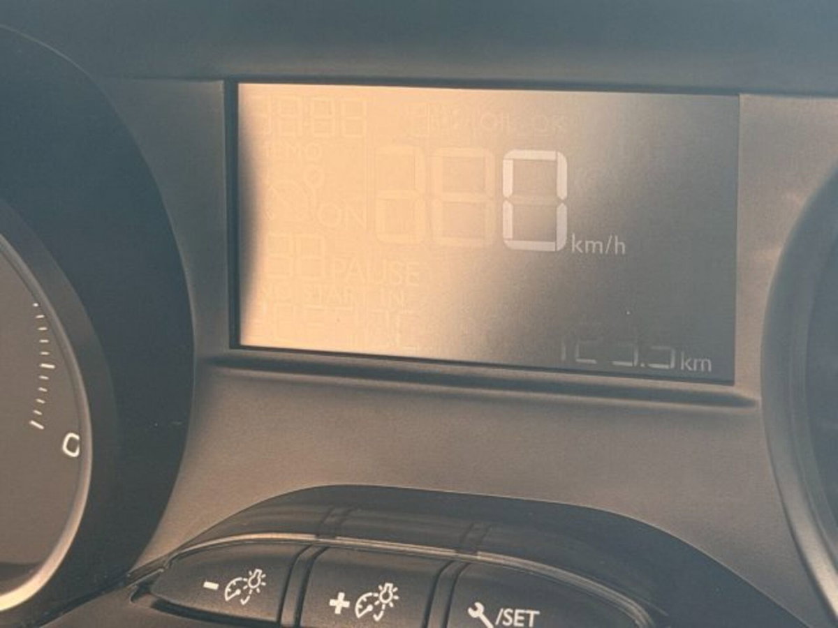 Peugeot 208 75 5 porte Van (14)