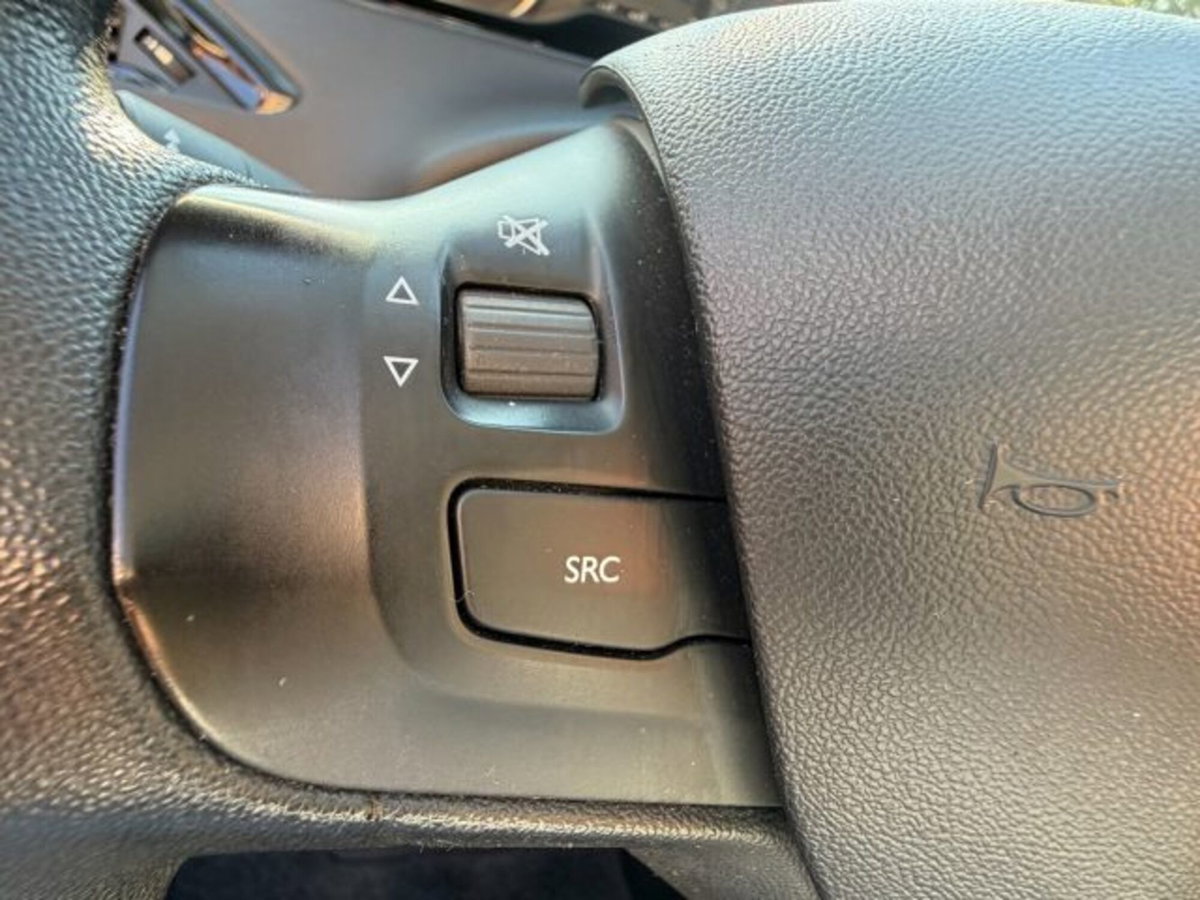 Peugeot 208 75 5 porte Van (18)