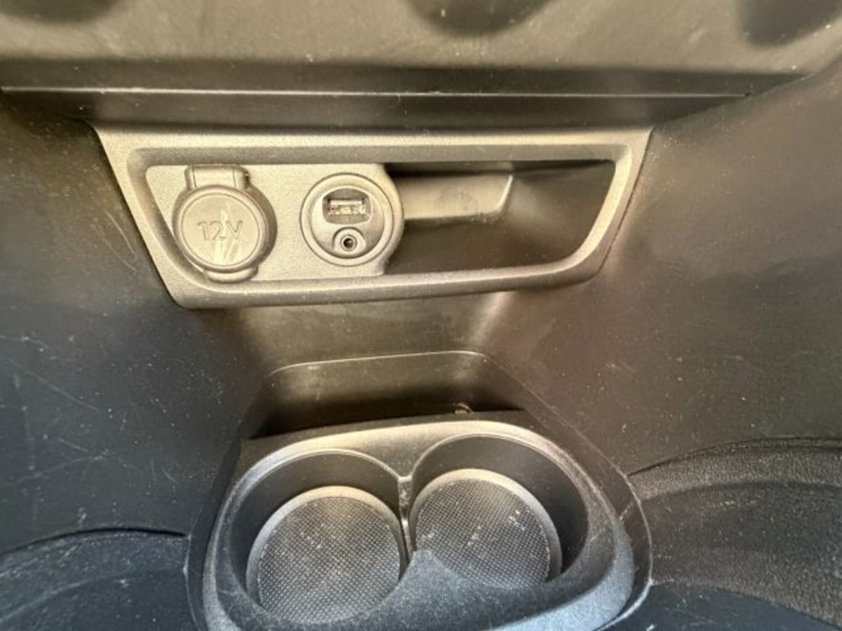 Peugeot 208 75 5 porte Van (19)