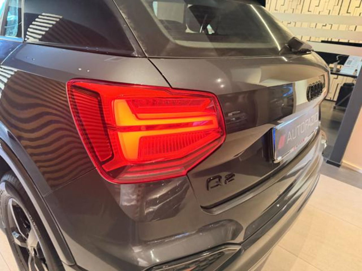 Audi Q2 30 2.0 tdi Identity Black (12)