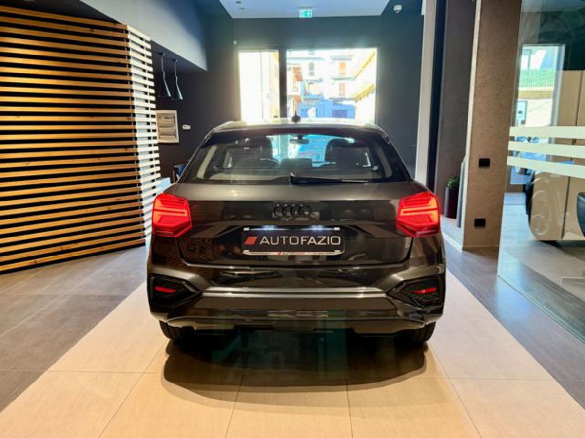 Audi Q2 30 2.0 tdi Identity Black (15)