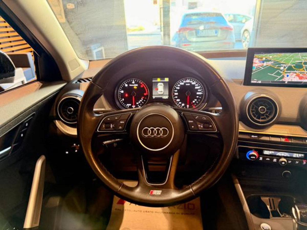 Audi Q2 30 2.0 tdi Identity Black (4)