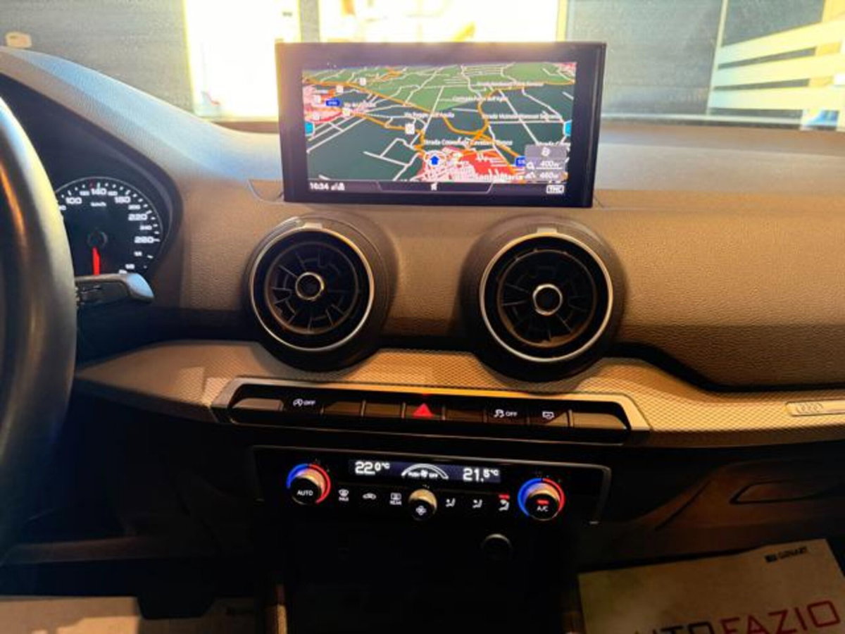 Audi Q2 30 2.0 tdi Identity Black (6)