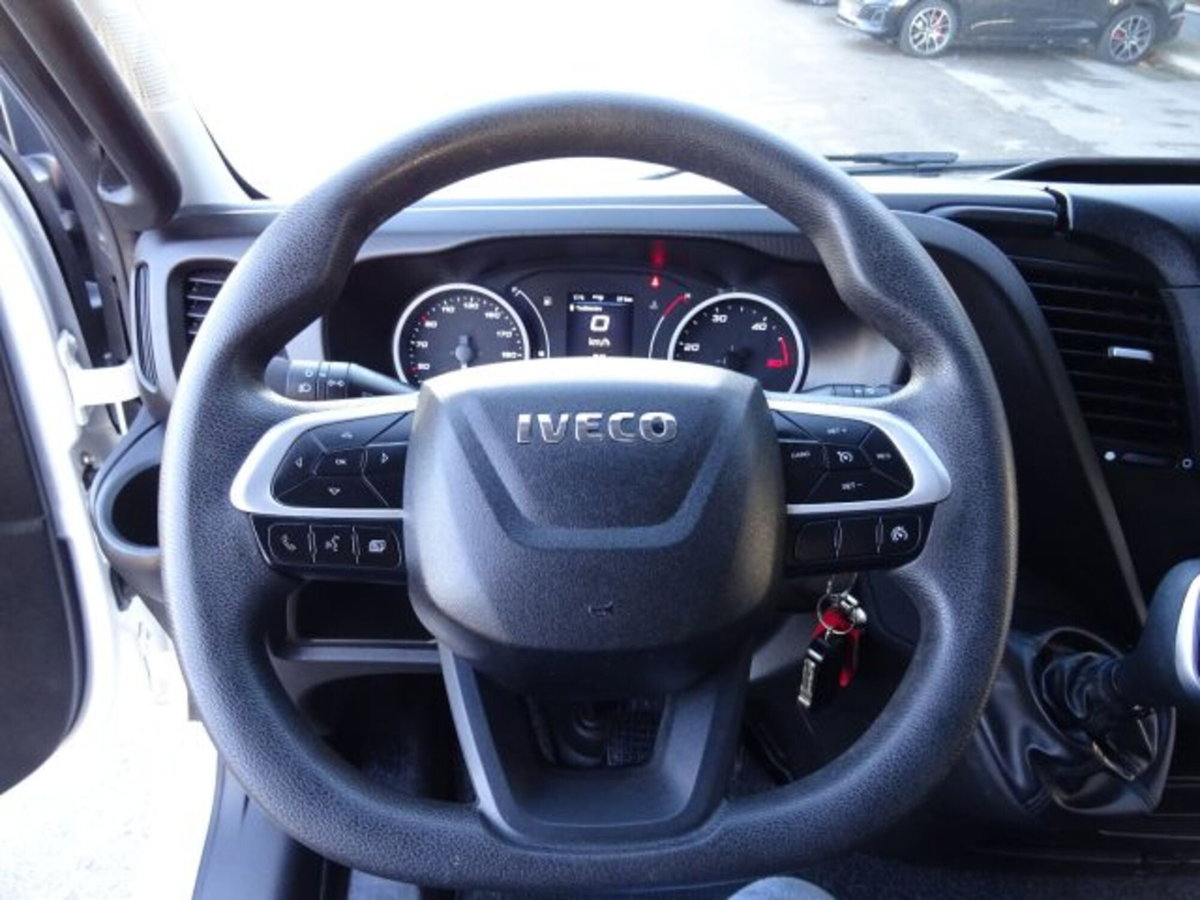 Iveco Daily Telaio 35C18HA8 BTor 3.0 HPT PM-RG Cabinato Hi-Matic (13)