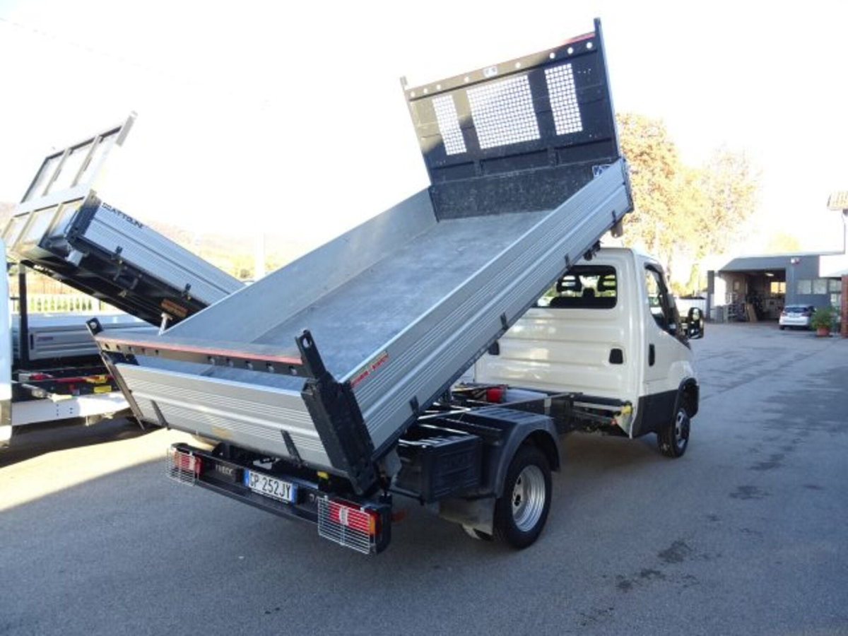 Iveco Daily Telaio 35C18HA8 BTor 3.0 HPT PM-RG Cabinato Hi-Matic (2)