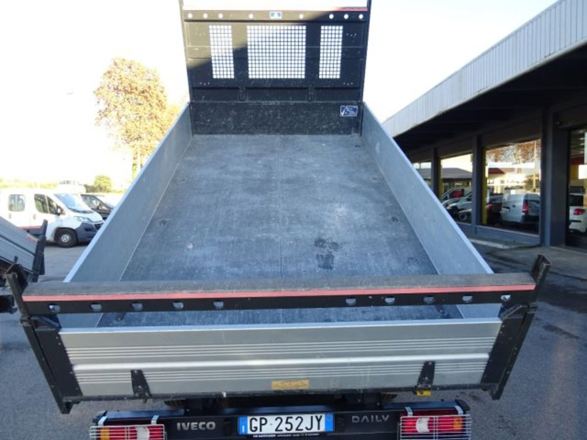 Iveco Daily Telaio 35C18HA8 BTor 3.0 HPT PM-RG Cabinato Hi-Matic (4)