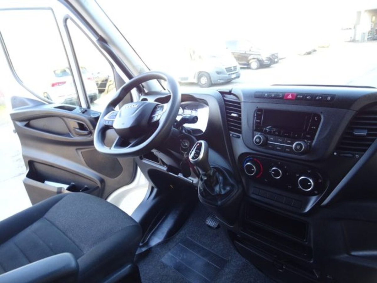 Iveco Daily Telaio 35C18HA8 BTor 3.0 HPT PM-RG Cabinato Hi-Matic (9)