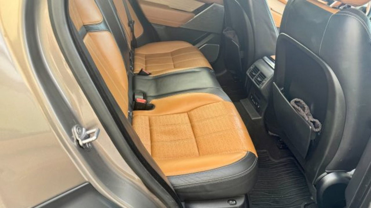 Land Rover Range Rover Velar 3.0 V6 SD6 300 CV SE (10)