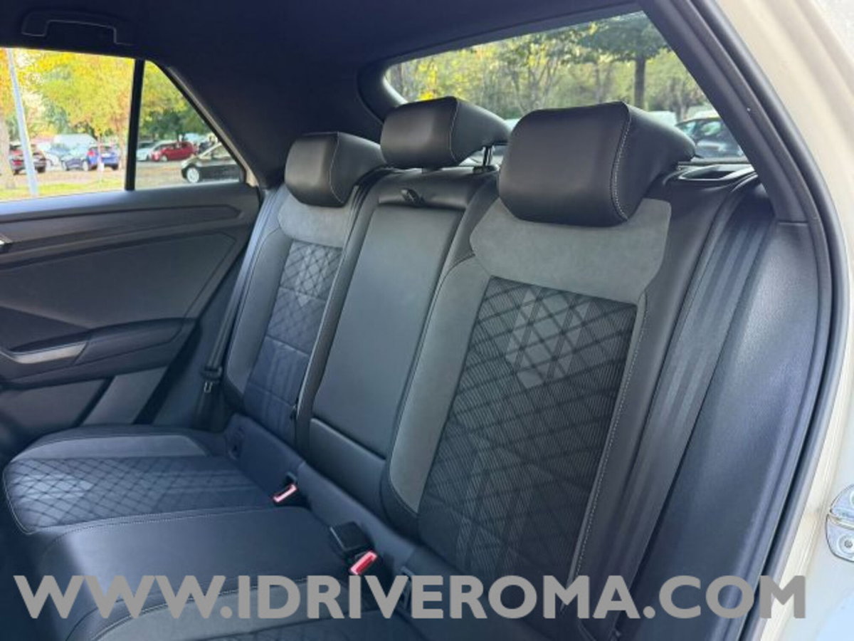 Volkswagen T-Roc 1.5 tsi R-Line dsg (19)