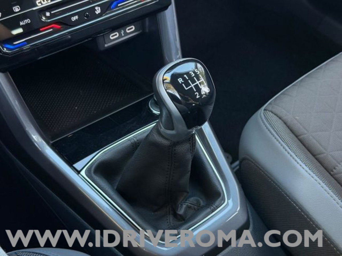 Volkswagen T-Cross 1.0 TSI 110 CV DSG Advanced (17)