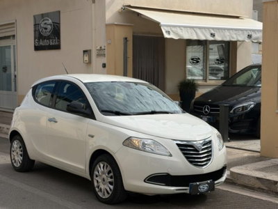 Lancia Ypsilon 1.2 69 CV 5 porte GPL Ecochic Silver