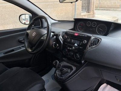 Lancia Ypsilon 1.2 69 CV 5 porte GPL Ecochic Silver (10)