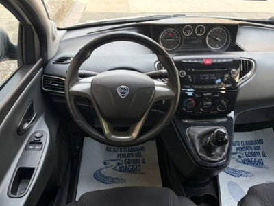 Lancia Ypsilon 1.2 69 CV 5 porte GPL Ecochic Silver (12)