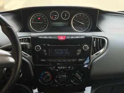 Lancia Ypsilon 1.2 69 CV 5 porte GPL Ecochic Silver (13)