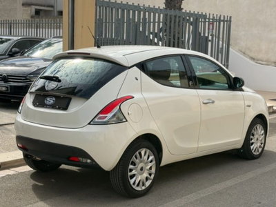 Lancia Ypsilon 1.2 69 CV 5 porte GPL Ecochic Silver (3)