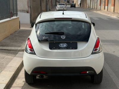 Lancia Ypsilon 1.2 69 CV 5 porte GPL Ecochic Silver (5)