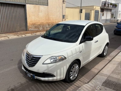Lancia Ypsilon 1.2 69 CV 5 porte GPL Ecochic Silver (7)