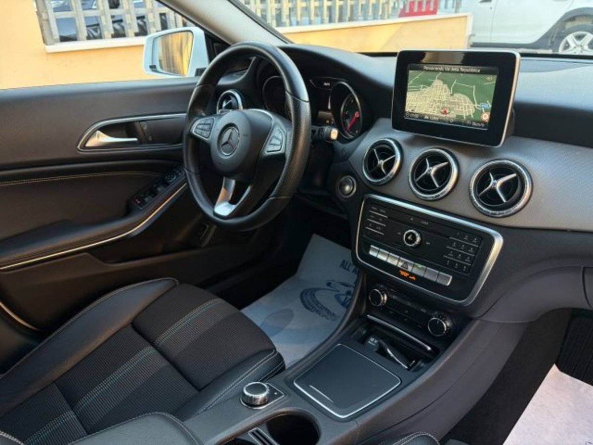 Mercedes-Benz CLA Shooting Brake 200 d Automatic Sport (11)