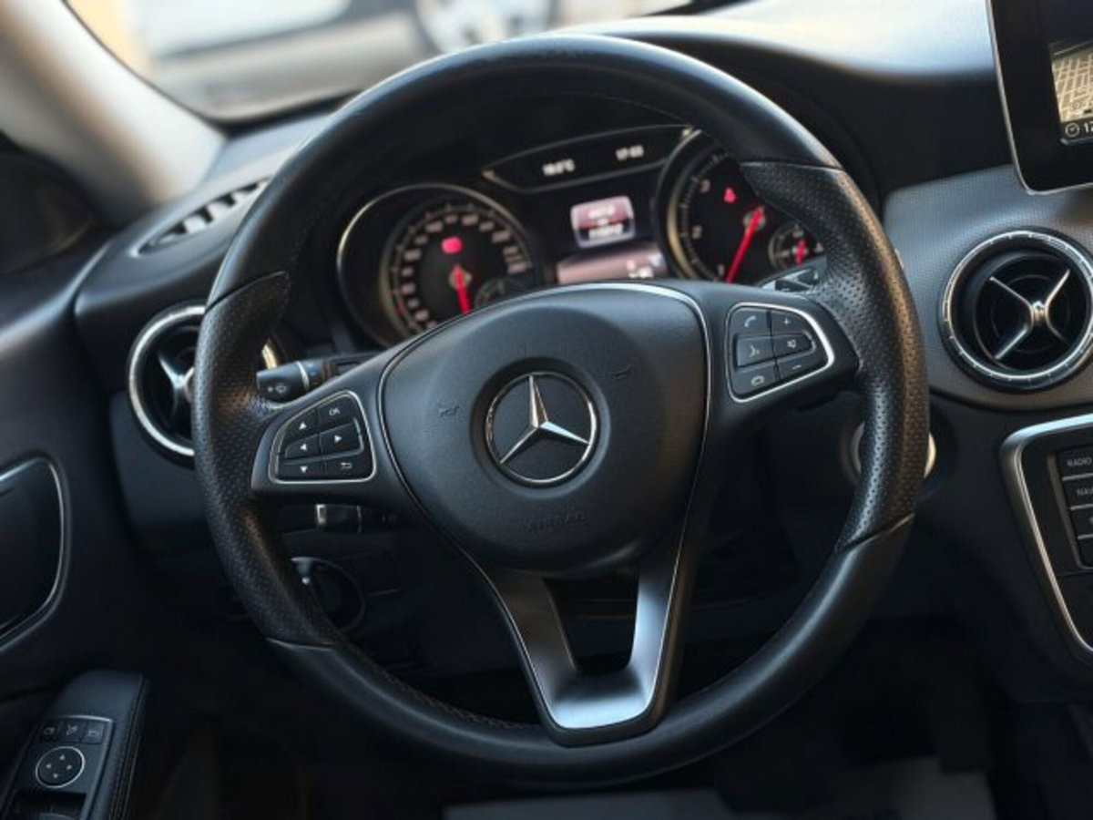 Mercedes-Benz CLA Shooting Brake 200 d Automatic Sport (14)