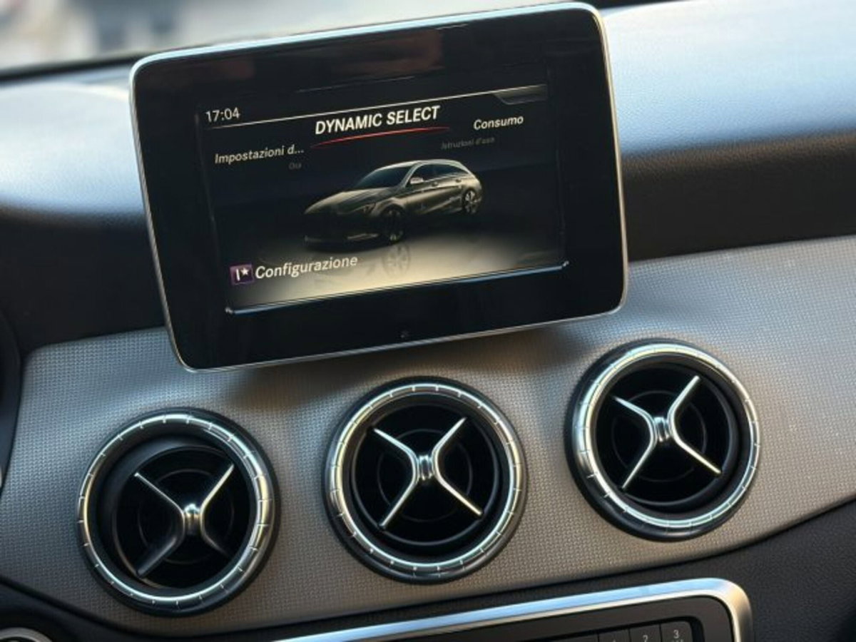 Mercedes-Benz CLA Shooting Brake 200 d Automatic Sport (19)