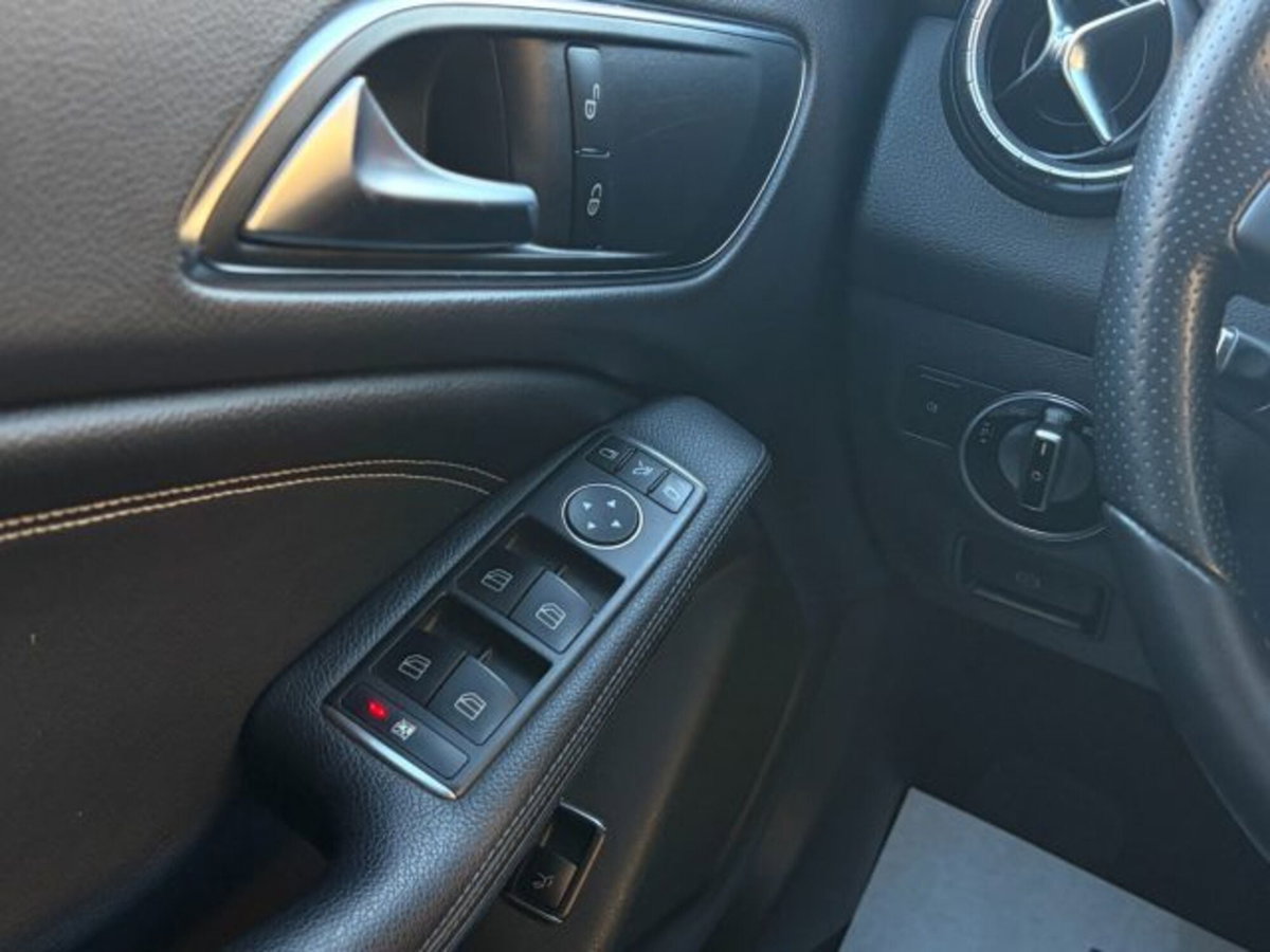 Mercedes-Benz CLA Shooting Brake 200 d Automatic Sport (20)