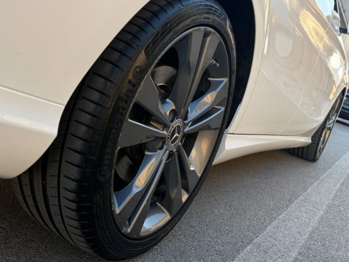 Mercedes-Benz CLA Shooting Brake 200 d Automatic Sport (4)