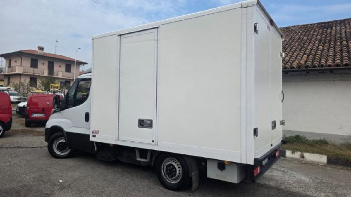 Iveco Daily Telaio 35S14N 3.0 CNG PL Cabinato (2)