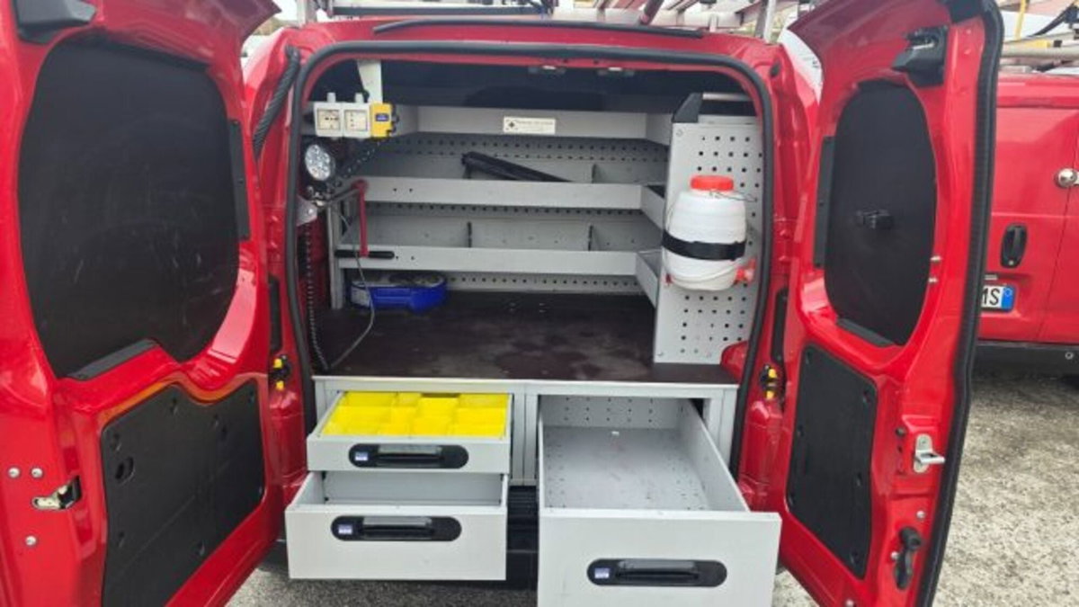 Fiat Fiorino Furgone cargo 1.3 mjt 95cv Adventure (7)