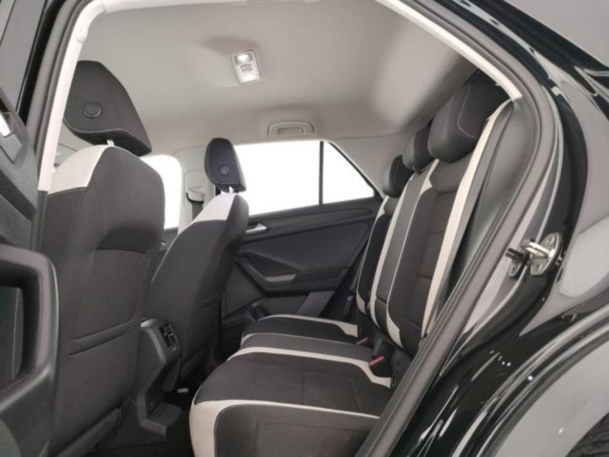 Volkswagen T-Roc 2.0 tdi R-Line 4motion 150cv dsg (17)