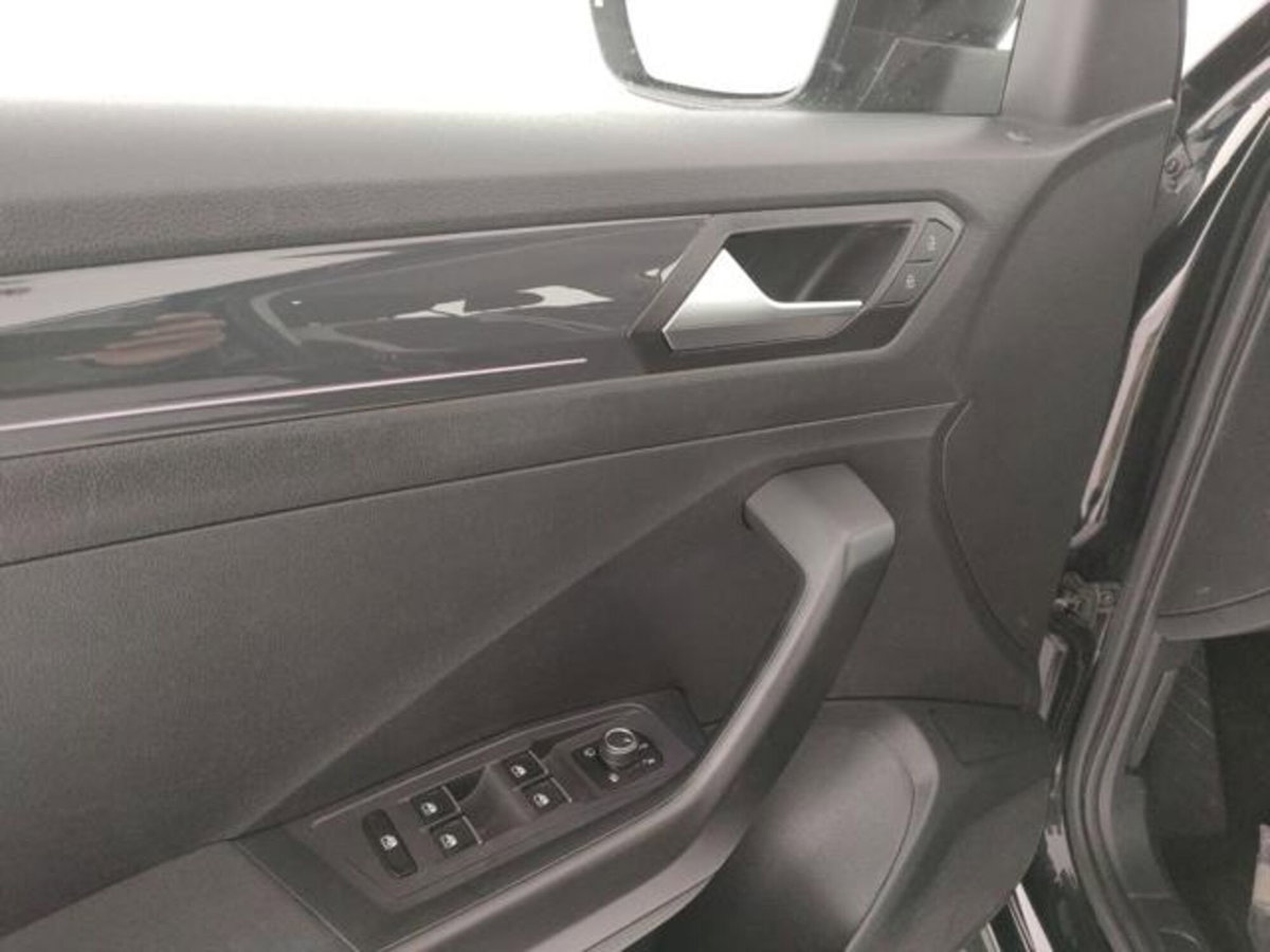 Volkswagen T-Roc 2.0 tdi R-Line 4motion 150cv dsg (18)