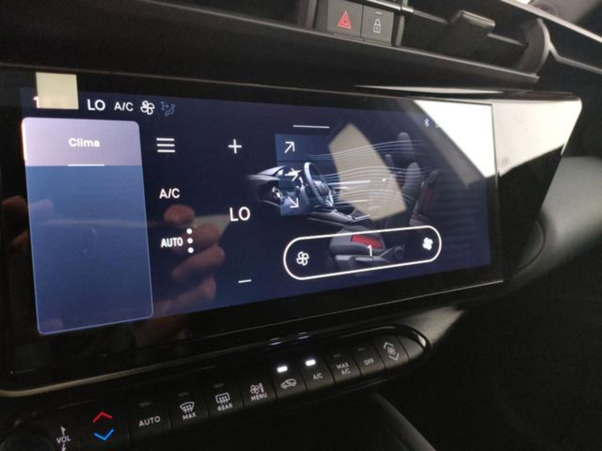 Alfa Romeo Junior 1.2 ibrida Sprint 145cv edct6 (13)