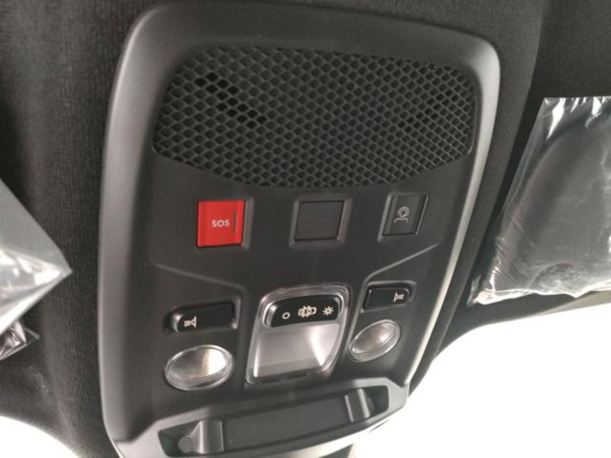 Alfa Romeo Junior 1.2 ibrida Sprint 145cv edct6 (17)