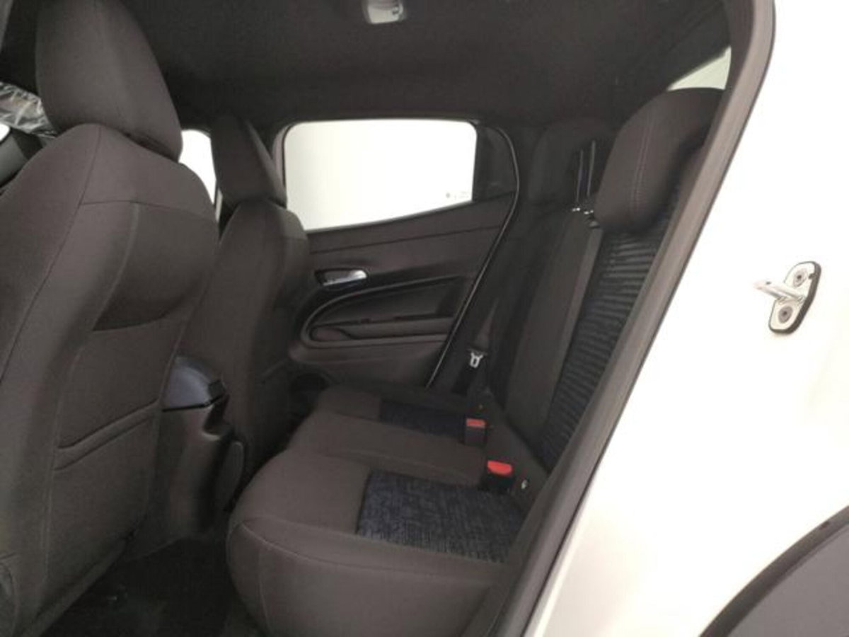 Alfa Romeo Junior 1.2 ibrida Sprint 145cv edct6 (18)