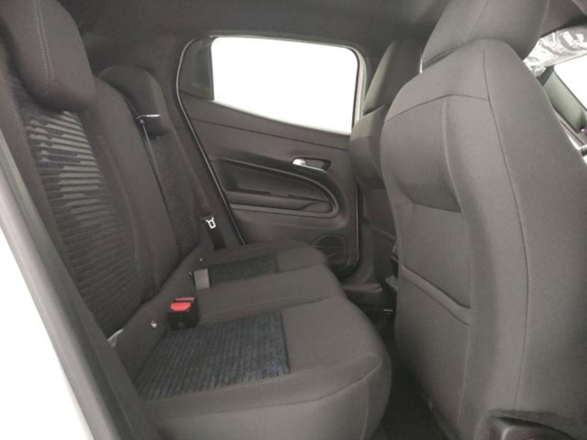 Alfa Romeo Junior 1.2 ibrida Sprint 145cv edct6 (20)