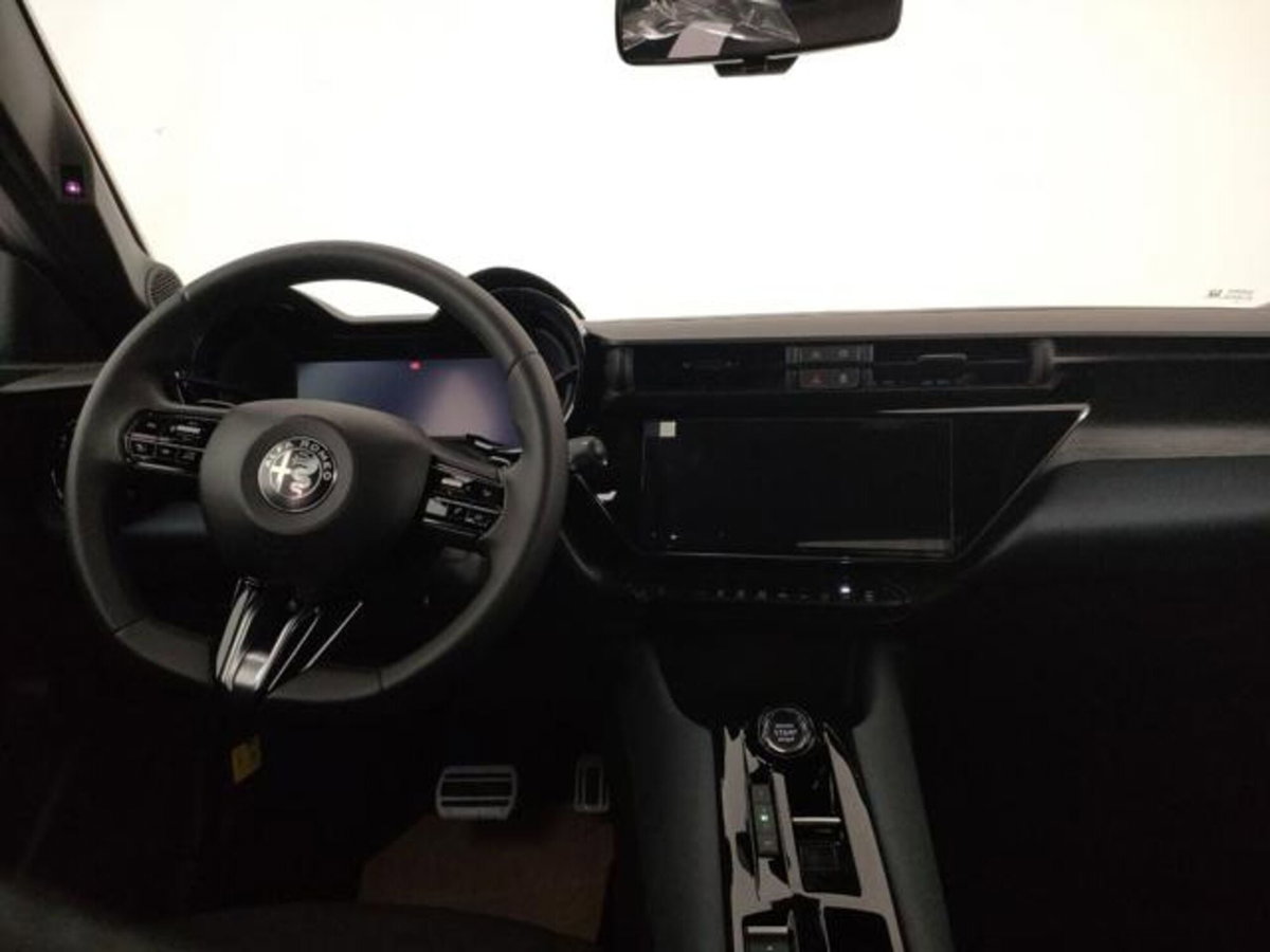 Alfa Romeo Junior 1.2 ibrida Sprint 145cv edct6 (7)