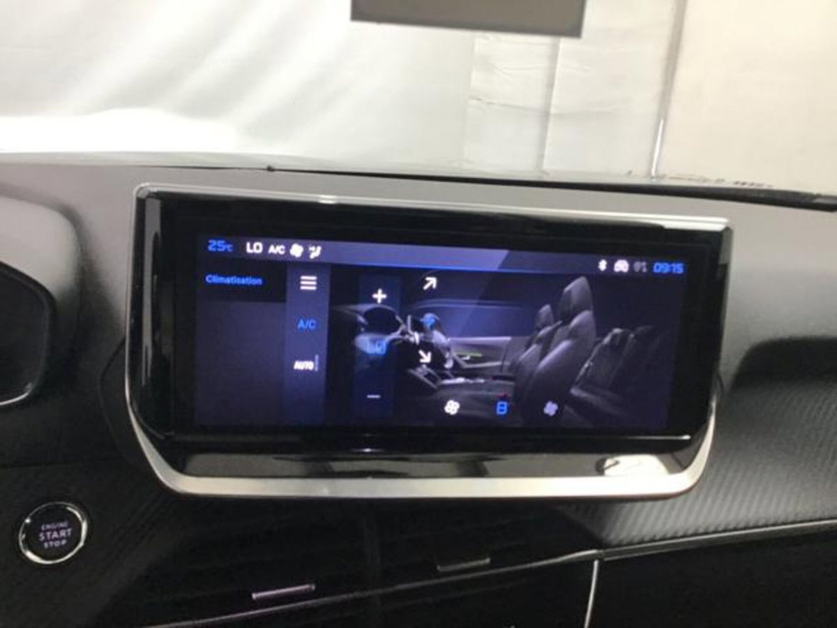 Peugeot 2008 PureTech 100 S&S Allure (5)