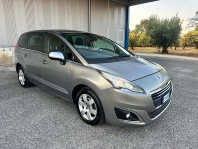 Peugeot 5008 1.6 HDi 115CV Access usata