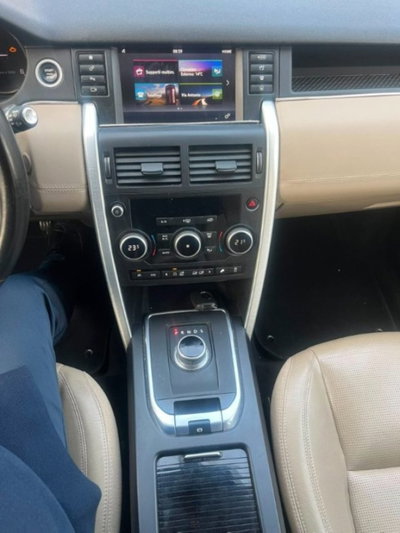 Land Rover Discovery Sport 2.0 TD4 150 CV Dark Edition (12)