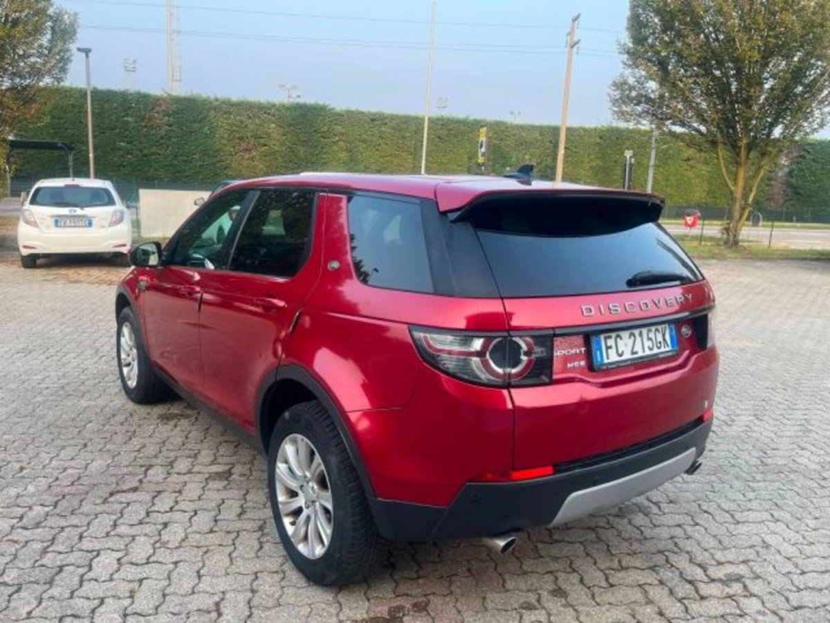 Land Rover Discovery Sport 2.0 TD4 150 CV Dark Edition (6)