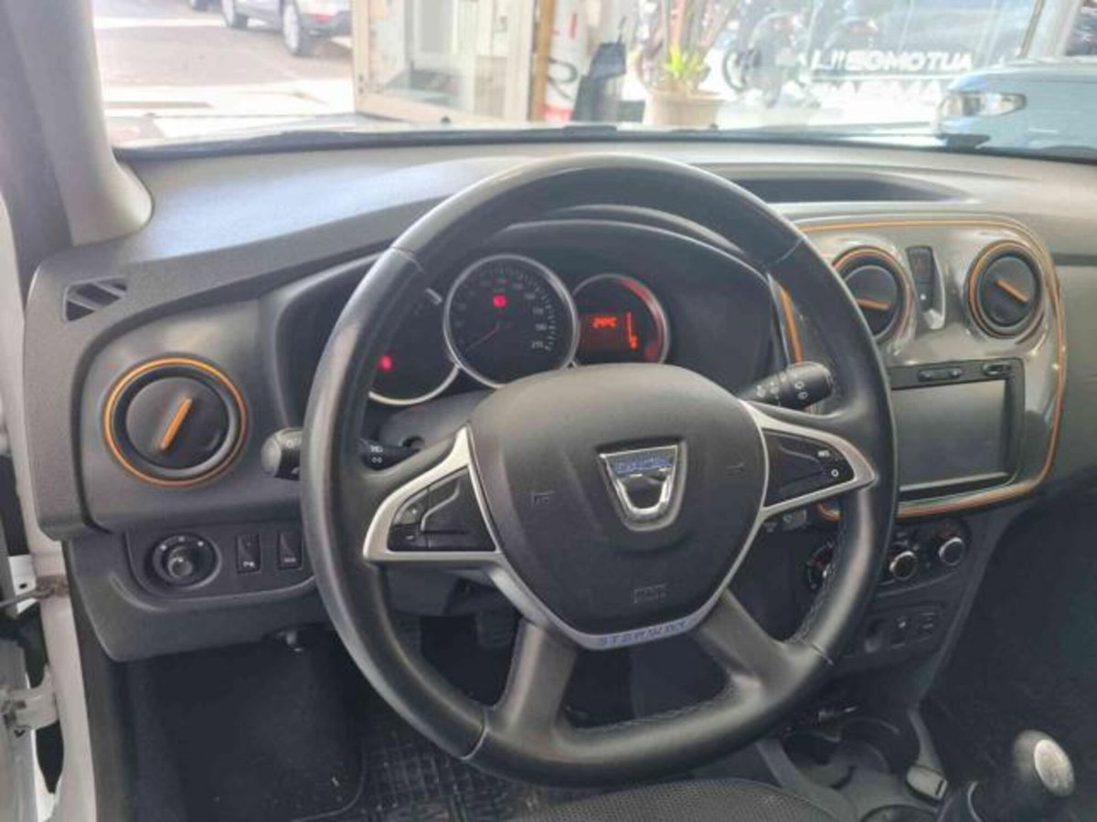 Dacia Sandero Stepway 1.5 dCi 8V 90CV (14)
